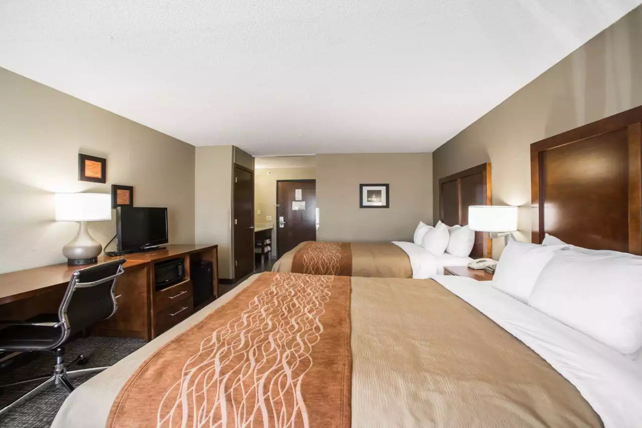 StandardRoomsBedroom