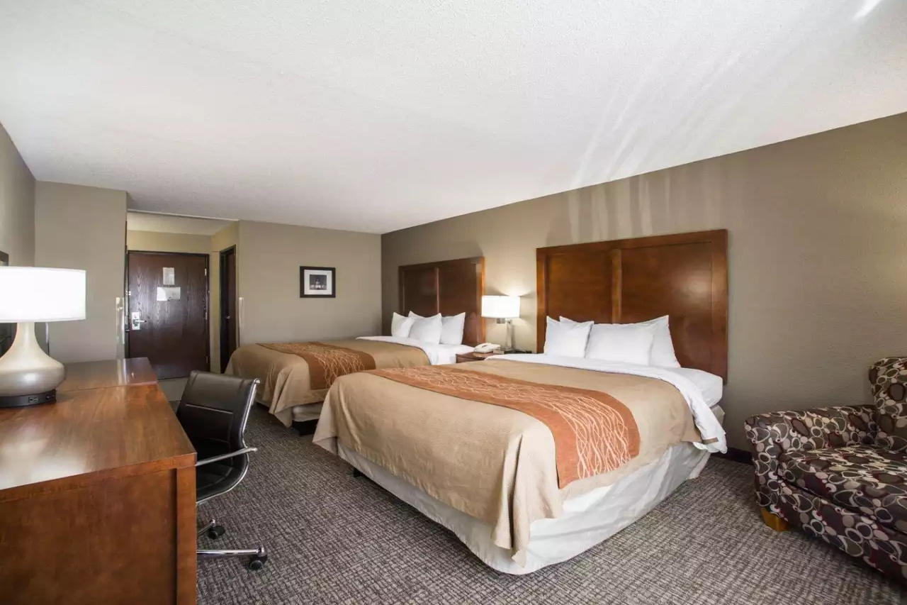 StandardRoomsBedroom