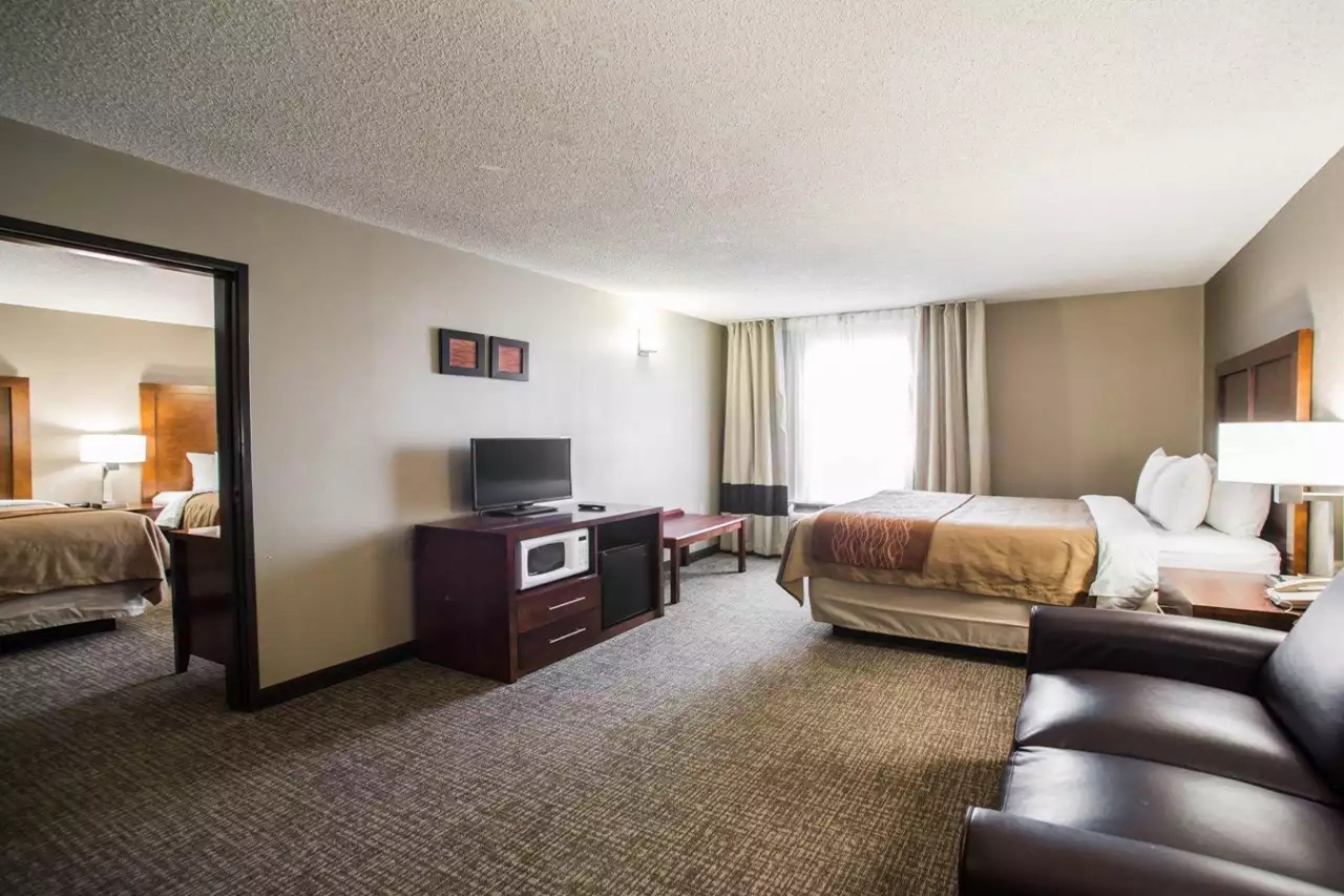 StandardRoomsBedroom