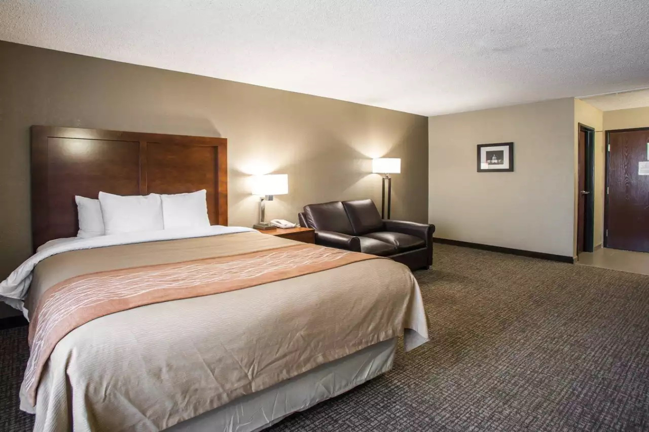 SuitesSpecialtyRooms